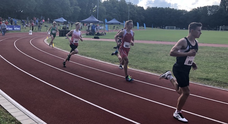 1107200017 Start 800 m 1107200017 Start 800 m
