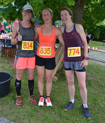 1006190690 Top 3 Frauen