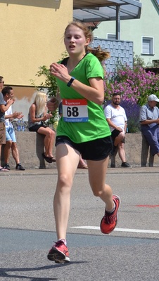 2306190064 Nadine Arzt Siegerin 5 km